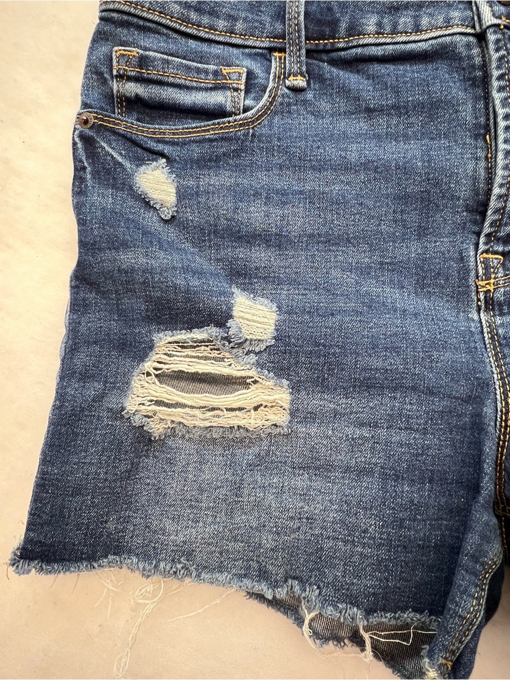 Women’s Old Navy High Rise distressed dark wash Denim Shorts Size 12 - Picture 3 of 10